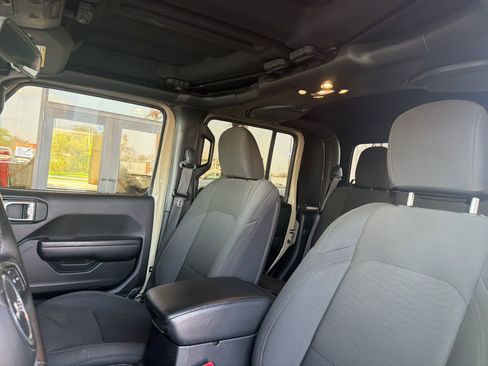 Used 2020 Jeep Gladiator Sport w/ Quick Order Package 24S AWD/4WD image 17