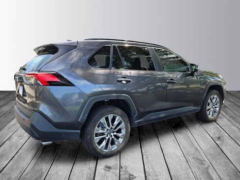 Used 2023 Toyota RAV4 XLE Premium FWD image 5