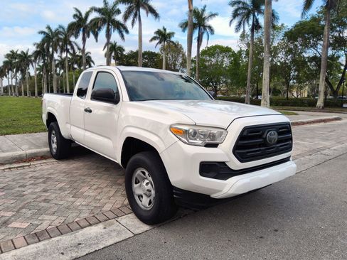 Used 2019 Toyota Tacoma SR RWD image 1
