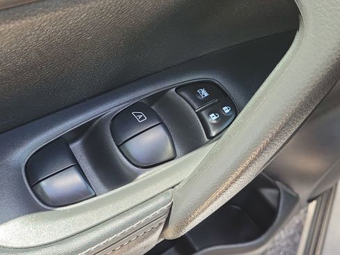 Used 2020 Nissan Rogue Sport S AWD/4WD image 18