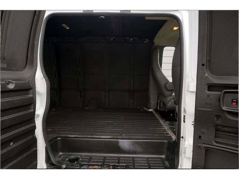 Used 2018 Chevrolet Express 3500 Extended w/ Driver Convenience Package image 11