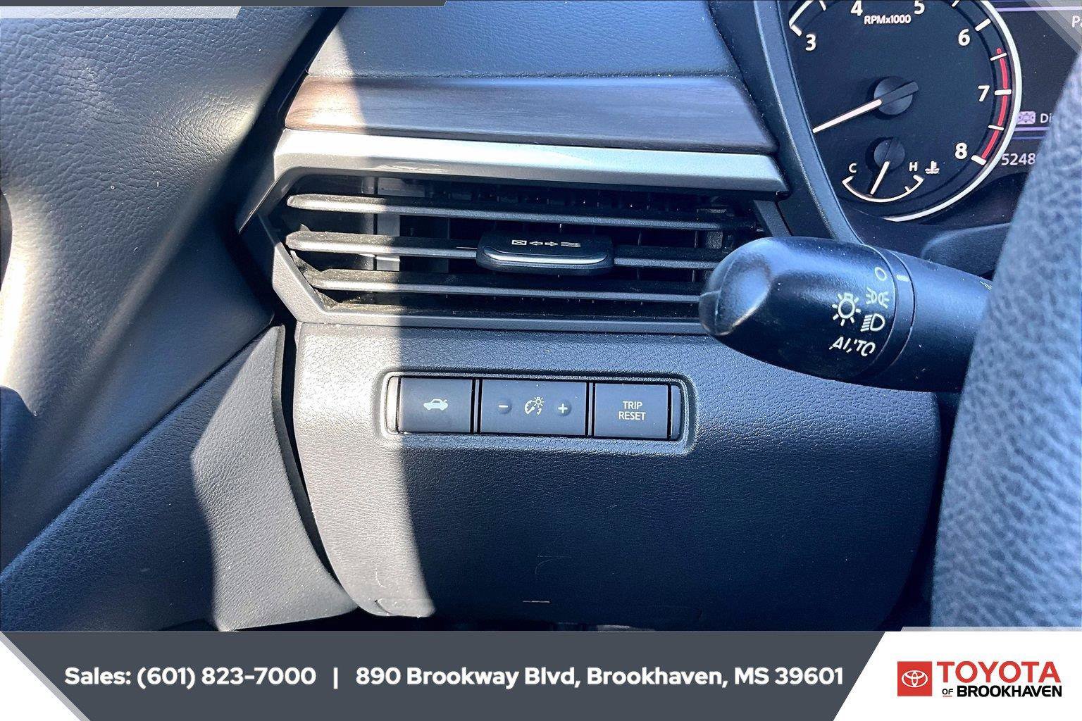 Used 2025 Nissan Altima 2.5 SV FWD image 22