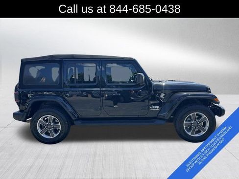 Used 2019 Jeep Wrangler Unlimited Sahara AWD/4WD image 4