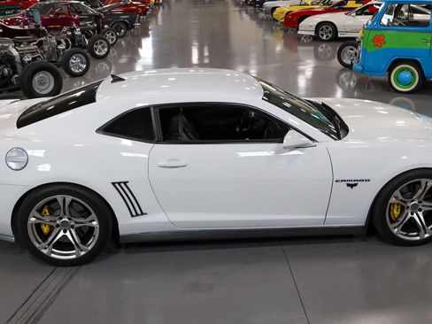 Used 2010 Chevrolet Camaro SS w/ RS Package image 25