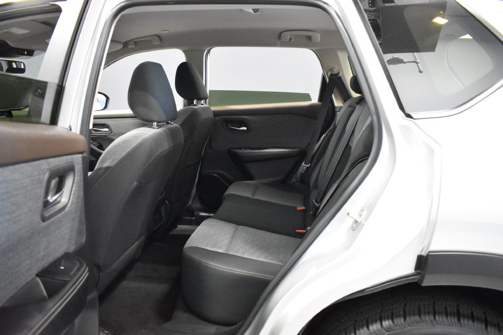 Certified 2023 Nissan Rogue SV AWD/4WD image 32