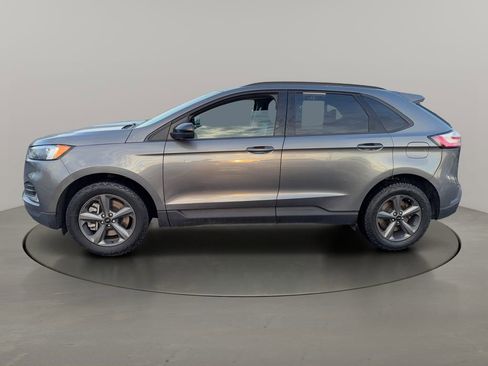 Used 2024 Ford Edge SEL w/ Sport Appearance Package image 4