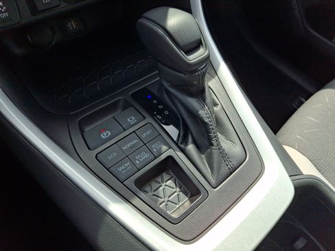 Used 2023 Toyota RAV4 XLE image 16