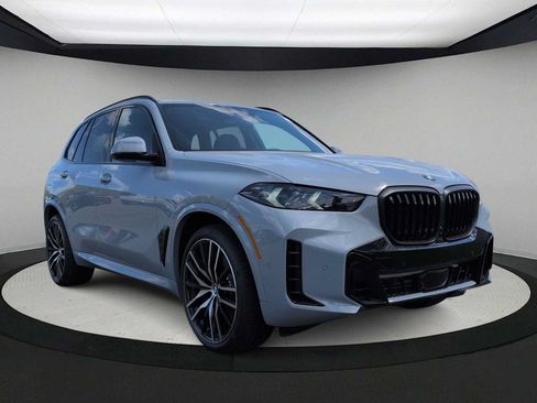 New 2026 BMW X5 xDrive40i w/ M Sport Package AWD/4WD image 2