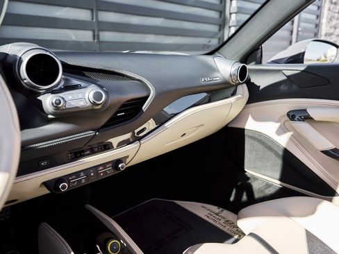 Used 2022 Ferrari F8 Tributo image 63