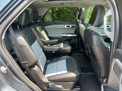 Used 2023 Ford Explorer XLT w/ Equipment Group 202A AWD/4WD image 48