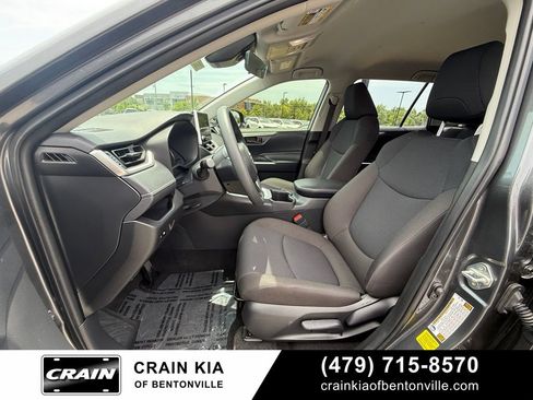 Used 2025 Toyota RAV4 LE AWD/4WD image 21