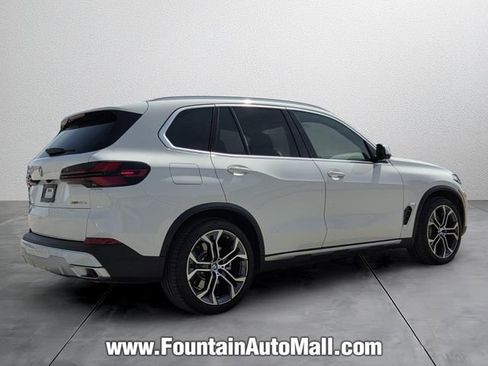 Used 2026 BMW X5 xDrive50e w/ Parking Assistance Package AWD/4WD image 4