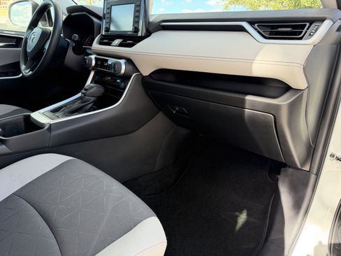 Used 2022 Toyota RAV4 XLE image 13