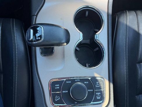 Used 2014 Jeep Grand Cherokee Overland w/ Advanced Technology Group image 31