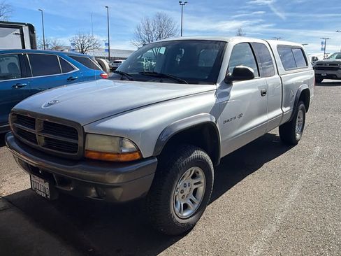 Used 2002 Dodge Dakota 4x4 Club Cab image 1