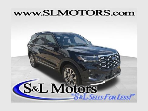 Used 2025 Ford Explorer Platinum AWD/4WD image 1