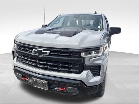 Used 2024 Chevrolet Silverado 1500 LT Trail Boss w/ Convenience Package II AWD/4WD image 3