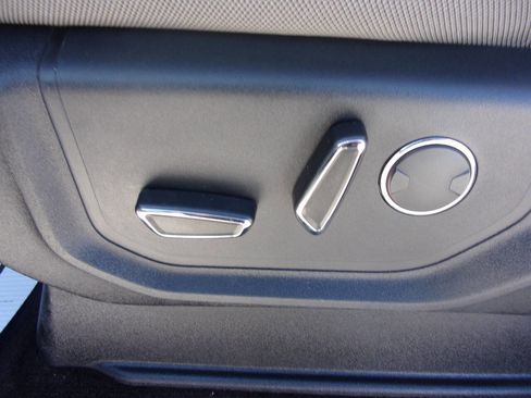 Used 2018 Ford F150 XLT w/ Equipment Group 302A Luxury image 13