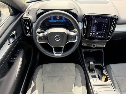 Certified 2024 Volvo XC40 B5 Core AWD/4WD image 16