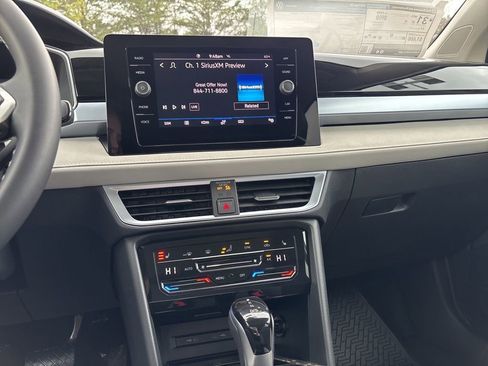 New 2026 Volkswagen Taos SE image 19