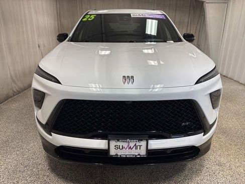 Used 2025 Buick Enclave Sport Touring image 6