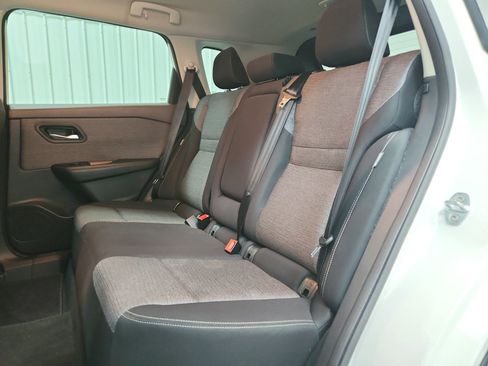 Used 2023 Nissan Rogue SV FWD image 33