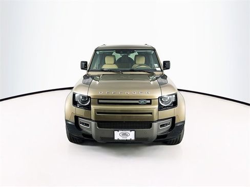 Used 2025 Land Rover Defender 110 X-Dynamic SE image 2