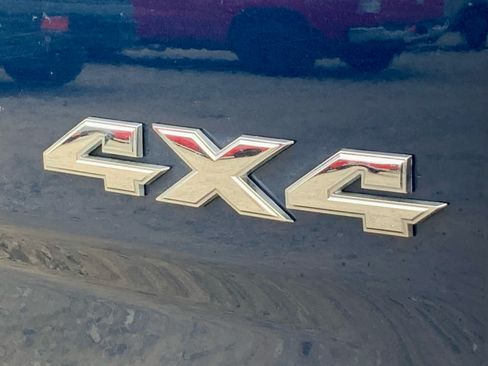 Used 2023 RAM 1500 Classic SLT AWD/4WD image 19