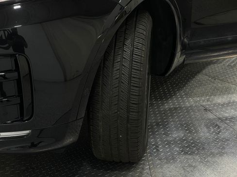 Used 2020 Land Rover Discovery Landmark image 38