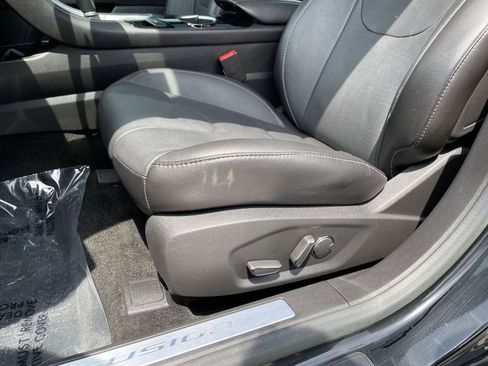 Used 2016 Ford Fusion Titanium AWD/4WD image 27