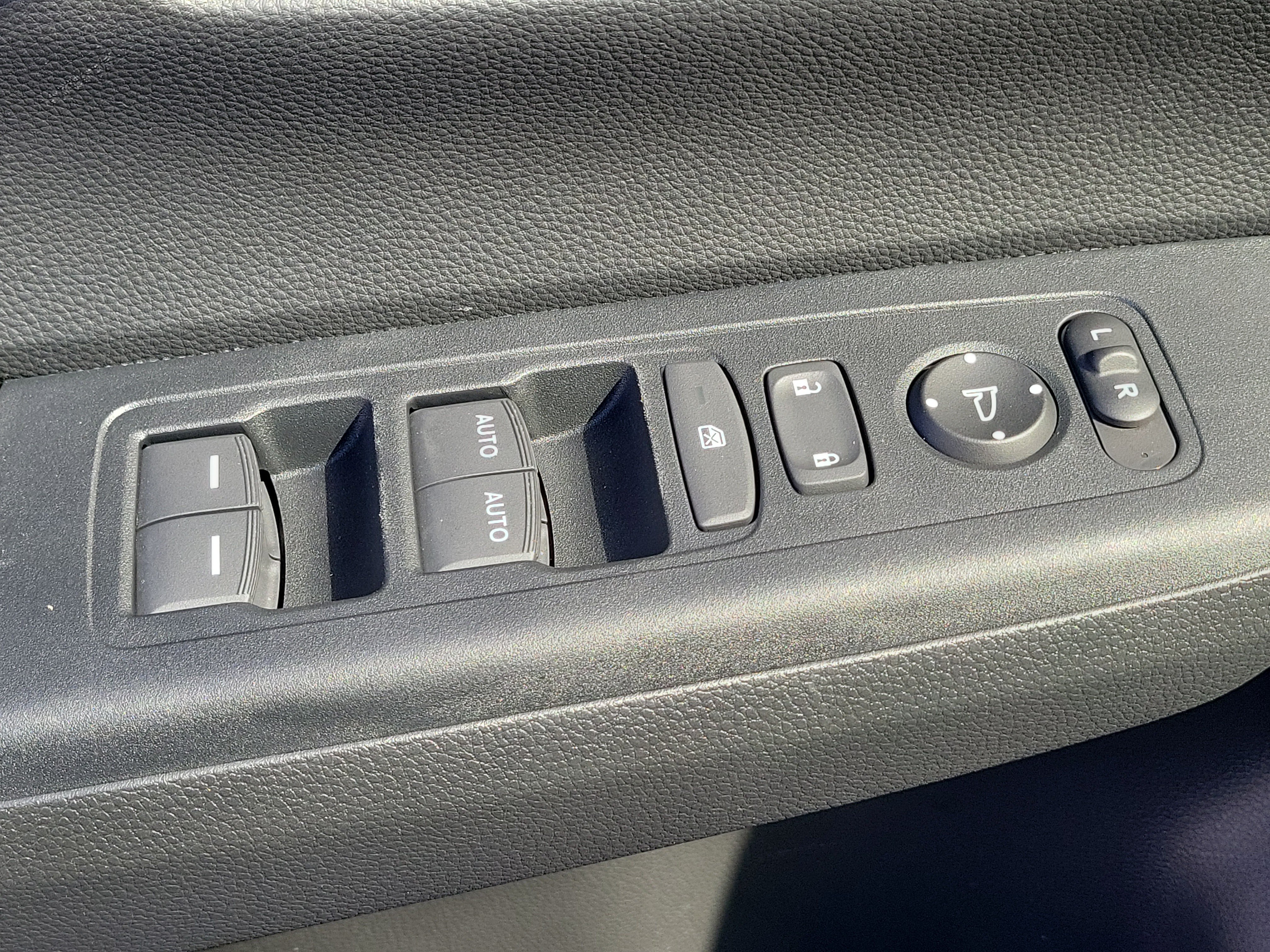 Used 2025 Honda CR-V Sport image 35