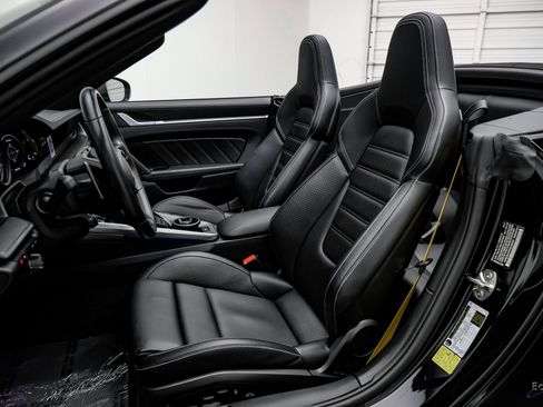 Used 2022 Porsche 911 Turbo S image 42