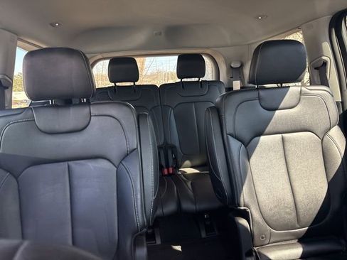 Used 2023 Jeep Grand Cherokee L Limited w/ Black Appearance Package image 6