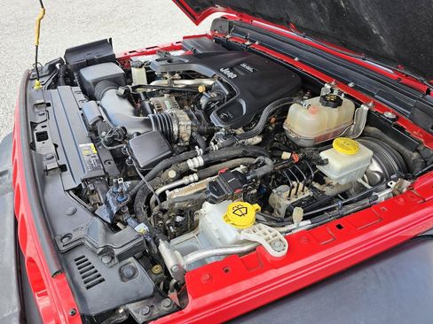 Used 2019 Jeep Wrangler Sport AWD/4WD image 54