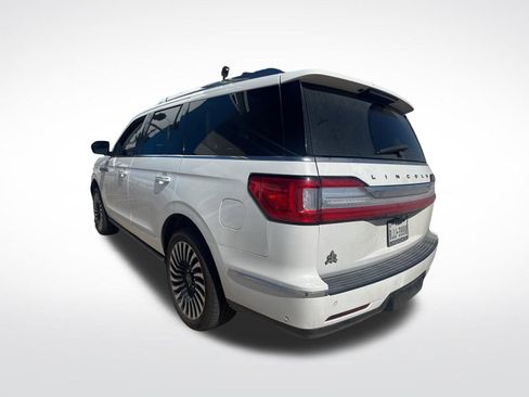 Used 2021 Lincoln Navigator Black Label w/ Cargo Convenience Package AWD/4WD image 8