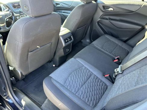 Used 2020 Chevrolet Equinox LT w/ Driver Convenience Package image 21