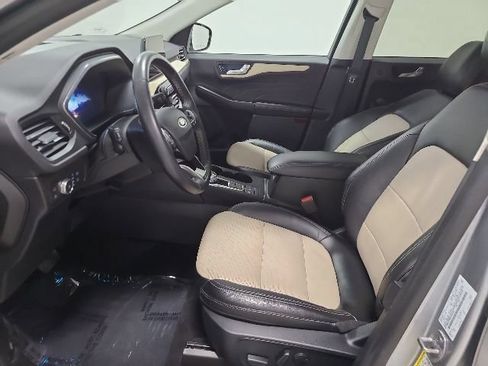 Used 2022 Ford Escape Titanium w/ Titanium Elite Package AWD/4WD image 17