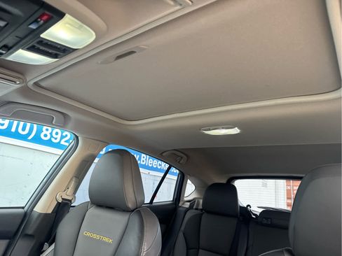 Used 2022 Subaru Crosstrek 2.5i Sport w/ Moonroof Package image 30