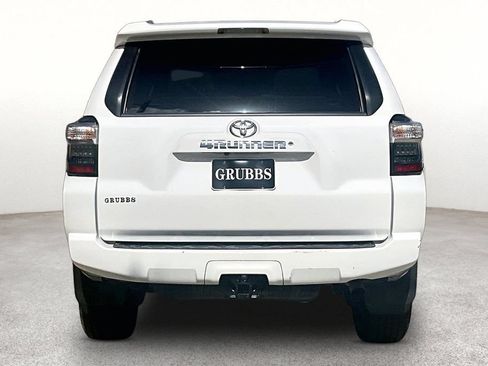 Used 2017 Toyota 4Runner SR5 RWD image 5
