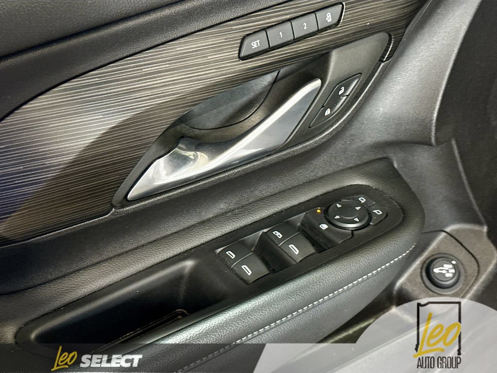 Used 2024 GMC Terrain SLT w/ LPO, Floor Liner Package AWD/4WD image 20