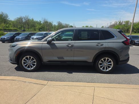 Used 2023 Honda CR-V EX image 8