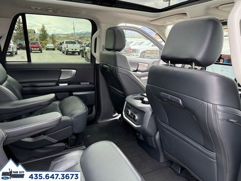 Used 2025 Ford Expedition Max Platinum AWD/4WD image 37