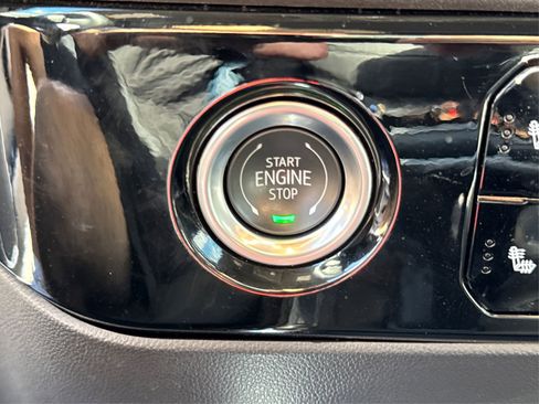 Used 2024 GMC Sierra 1500 Elevation w/ LPO, Elevation Black Package image 31