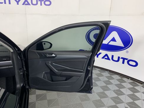 Used 2023 Volkswagen Jetta SE w/ Panoramic Sunroof Package FWD image 37