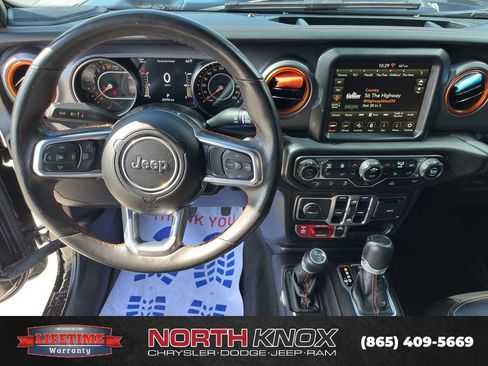 Used 2023 Jeep Gladiator Mojave w/ Cold Weather Group AWD/4WD image 8