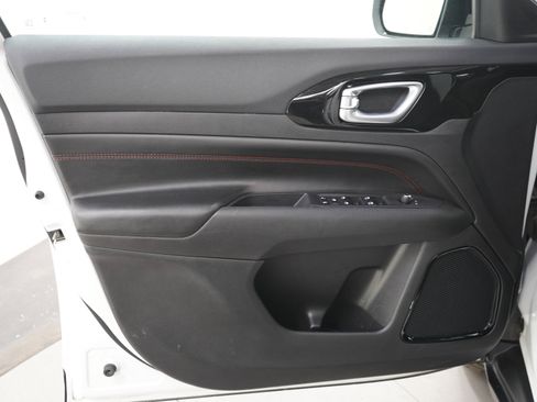 Used 2025 Jeep Compass Trailhawk AWD/4WD image 20