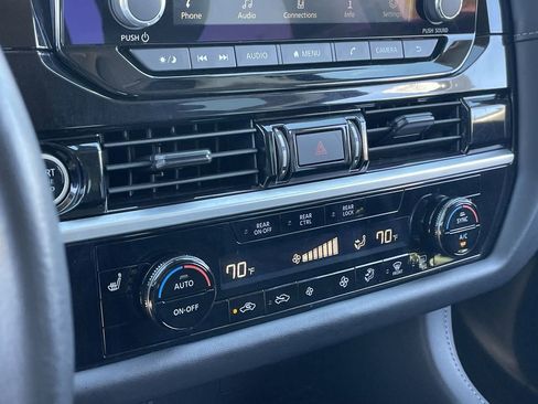 Used 2024 Nissan Pathfinder SV image 26