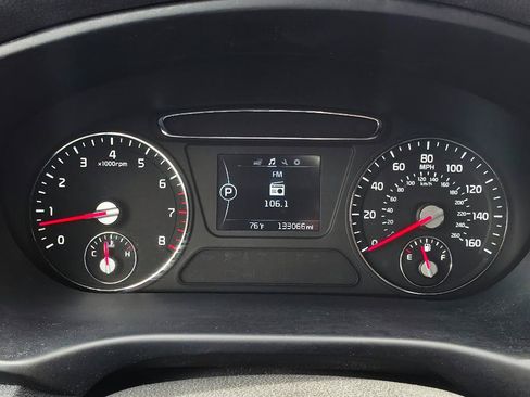 Used 2016 Kia Sorento EX FWD image 22