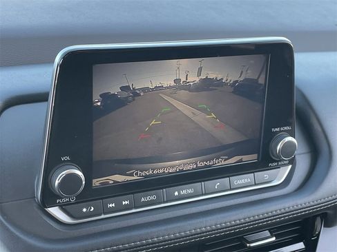 Used 2022 Nissan Rogue SV image 26