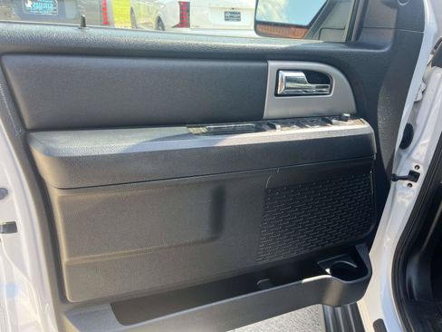 Used 2016 Ford Expedition Limited RWD image 14